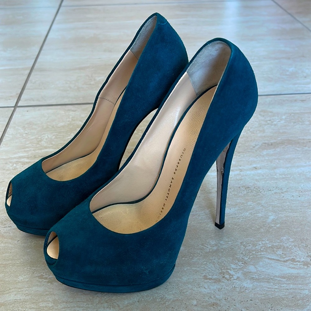 GIUSEPPE ZANOTTI SUEDE PLATFORM PEEP TOE SANDAL SZ 37